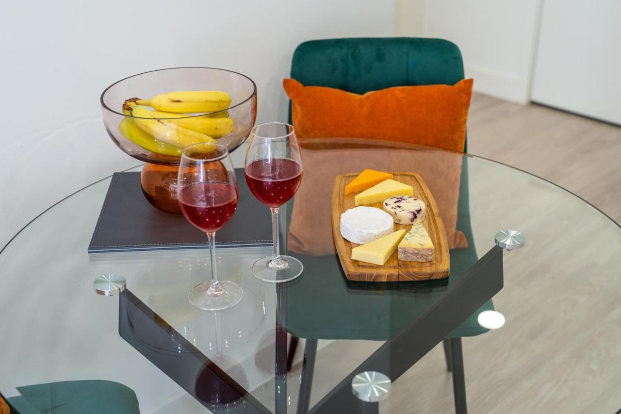 Luxury One Bedroom Serviced Apartment In The Heart Of ベドフォード エクステリア 写真