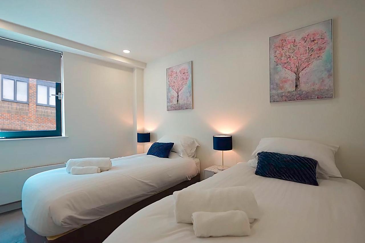 Luxury One Bedroom Serviced Apartment In The Heart Of ベドフォード エクステリア 写真